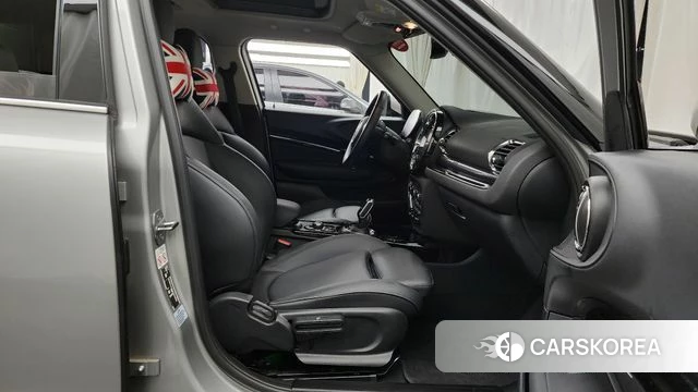 Mini Cooper Clubman 2023 Серебристо-серый из Кореи, фото 2