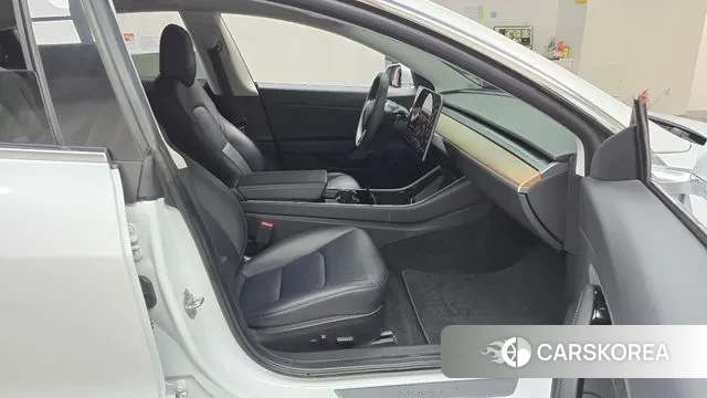 Tesla Model 3 2019 Белый из Кореи, фото 2