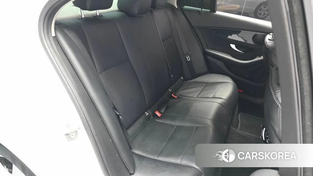 Mercedes-Benz C-Class W205 2018 Белый из Кореи, фото 2