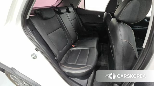 Kia Stonic 2018 Белый из Кореи, фото 2