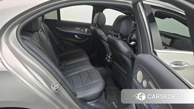 Mercedes-Benz E-Class W213 2022 Песочный из Кореи, фото 2