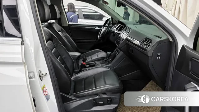 Volkswagen Tiguan second Generation 2020 Белый из Кореи, фото 2