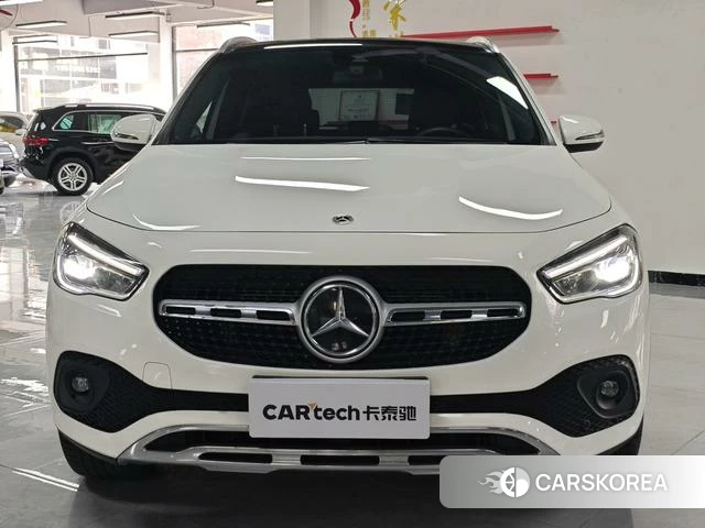 Mercedes-Benz GLA 2023 Белый из Китая, фото 2