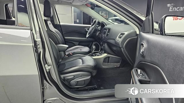 Jeep Compass 2nd Generation 2019 Серый из Кореи, фото 2