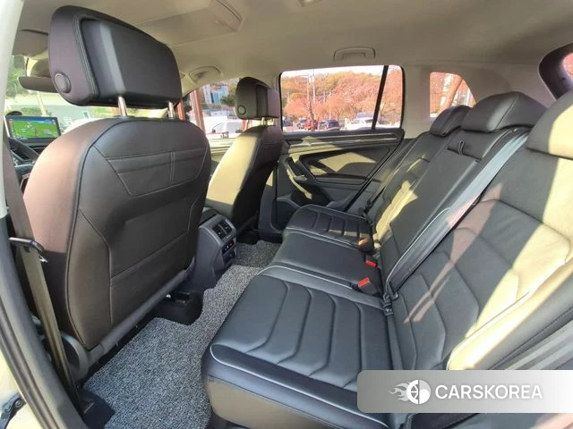 Volkswagen Tiguan second Generation 2022 Серебряный из Кореи, фото 2