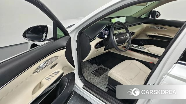 Genesis GV70 2023 Белый из Кореи, фото 2