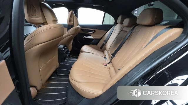 Mercedes-Benz E-Class W214 2024 Черный из Кореи, фото 2