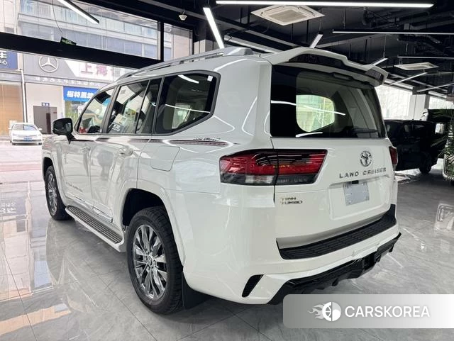 Toyota Land Cruiser (imported) 2026 Белый из Китая, фото 2