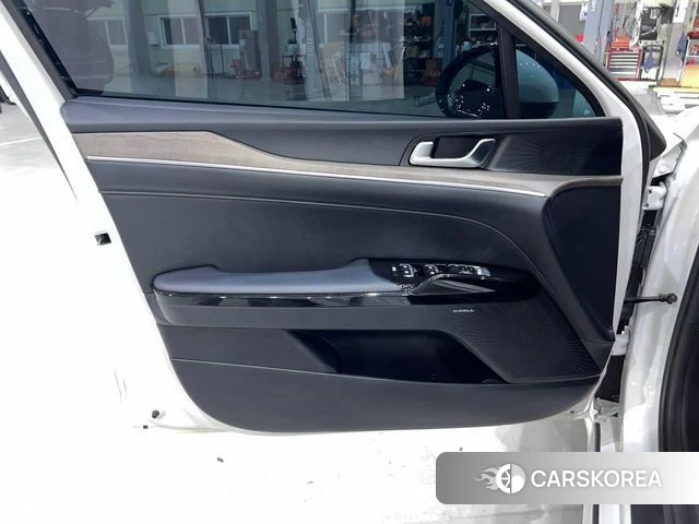 Kia K5 3rd generation 2023 Жемчужный цвет из Кореи, фото 2