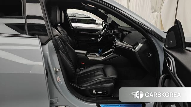 BMW i4 2022 Светло-серебряный цвет из Кореи, фото 2