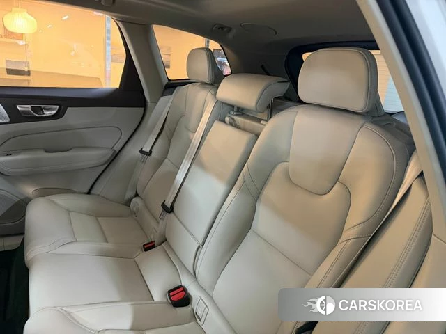 Volvo XC60 second Generation 2026 Белый из Кореи, фото 2