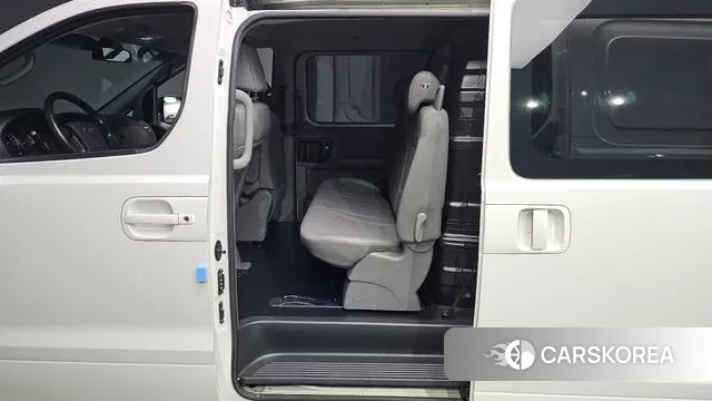 Hyundai The New Grand Starex 2018 Белый из Кореи, фото 2