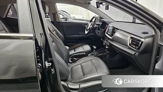 Kia Stonic 2018 Черный из Кореи, фото 2