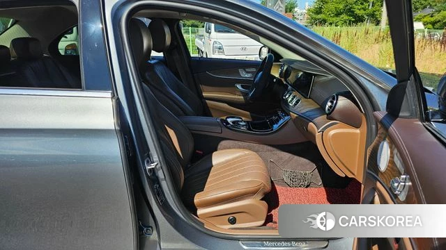 Mercedes-Benz E-Class W213 2020 Серый из Кореи, фото 2