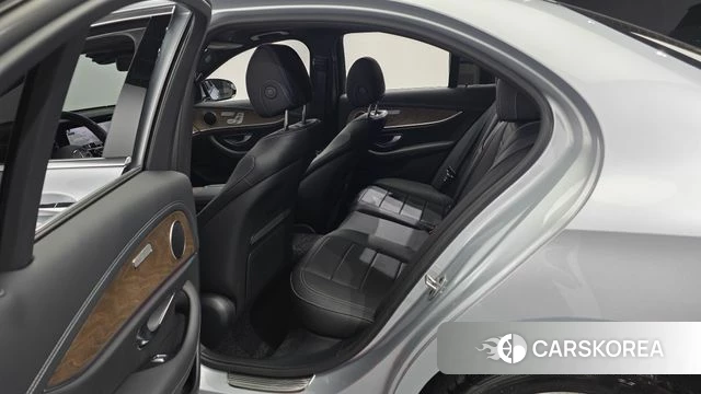 Mercedes-Benz E-Class W213 2021 Серебряный из Кореи, фото 2