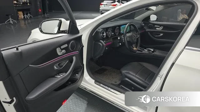 Mercedes-Benz E-Class W213 2018 Белый из Кореи, фото 2