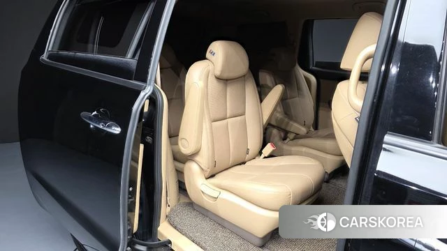 Kia The New Carnival 2018 Черный из Кореи, фото 2