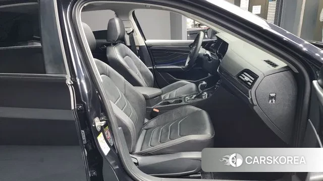 Volkswagen 7th Generation of Jetta 2024 Черный из Кореи, фото 2