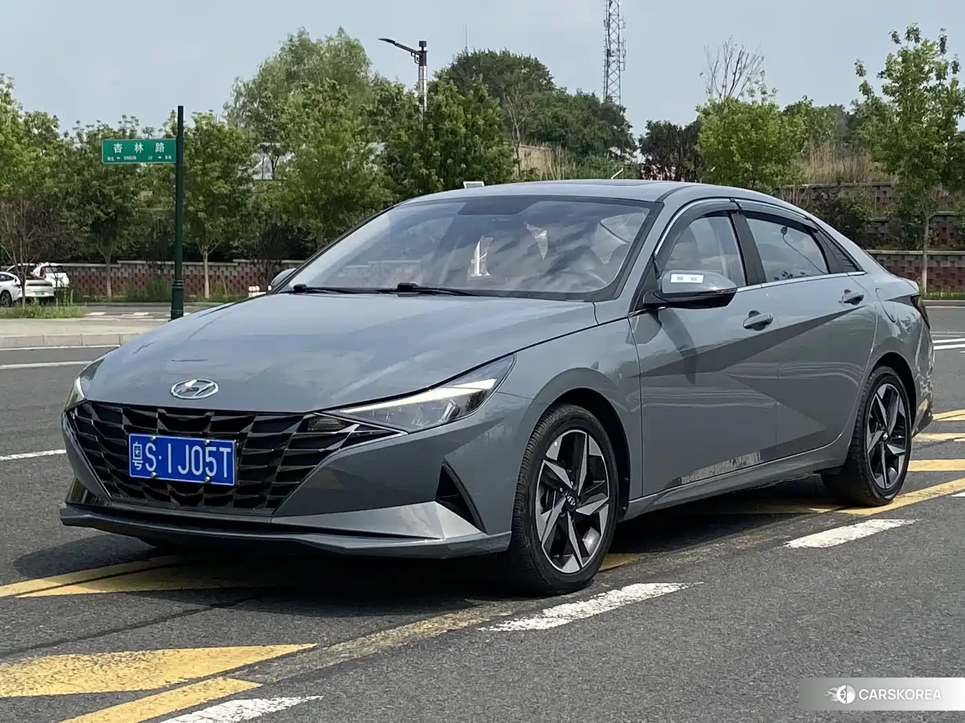 Hyundai Elantra 2022 Silver/gray из Китая, фото 2