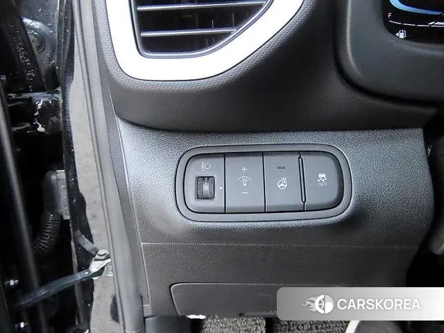 Hyundai Venue 2023 Черный из Кореи, фото 2