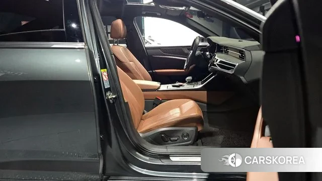 Audi A6 (C8) 2021 Серый из Кореи, фото 2