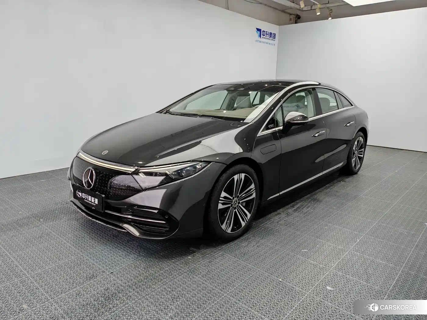 Mercedes-Benz EQS 2025 Silver/gray из Китая, фото 2
