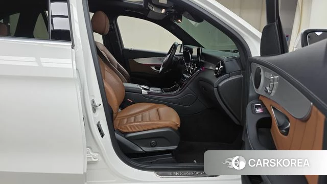 Mercedes-Benz GLC-Class X253 2021 Белый из Кореи, фото 2