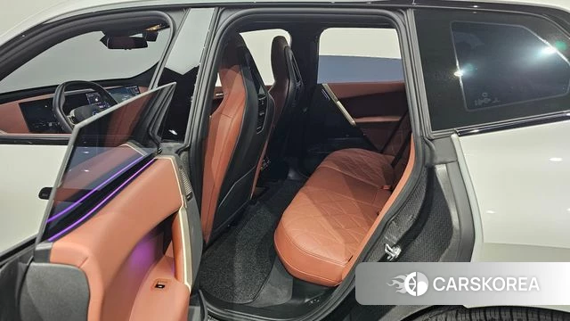 BMW iX 2025 Белый из Кореи, фото 2