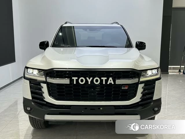 Toyota Land Cruiser (imported) 2025 Белый из Китая, фото 2