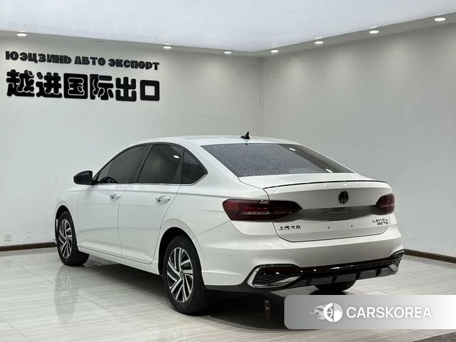 Volkswagen Lavida 2023 Белый из Китая, фото 2
