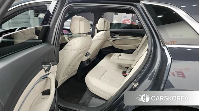 Audi e-Tron 2020 Серый из Кореи, фото 2