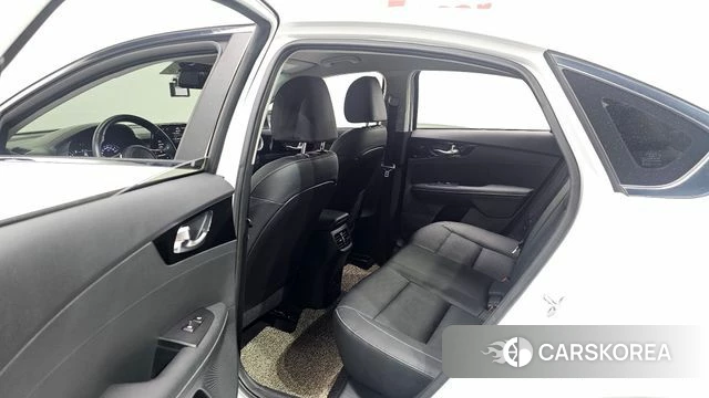 Kia The New K3 2nd generation 2021 Белый из Кореи, фото 2