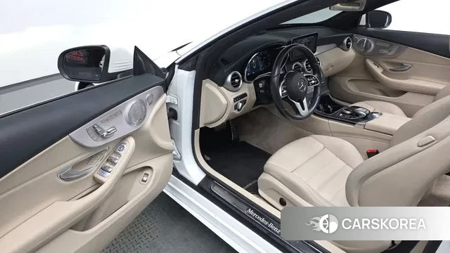Mercedes-Benz C-Class W205 2021 Белый из Кореи, фото 2