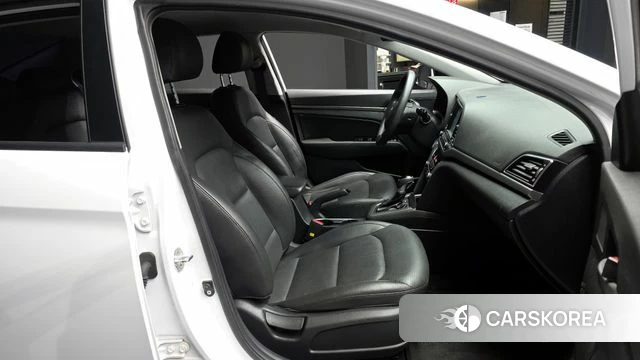 Hyundai Avante AD 2018 Белый из Кореи, фото 2