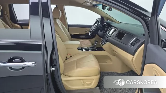 Kia The New Carnival 2018 Черный из Кореи, фото 2