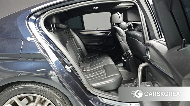 BMW 5 Series (G30) 2019 Черный из Кореи, фото 2