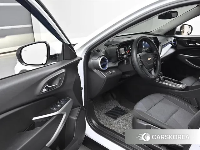 Chevrolet (GM Daewoo) Trax Crossover 2024 Белый из Кореи, фото 2