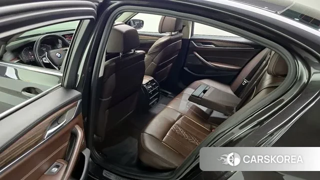 BMW 5 Series (G30) 2020 Серый из Кореи, фото 2