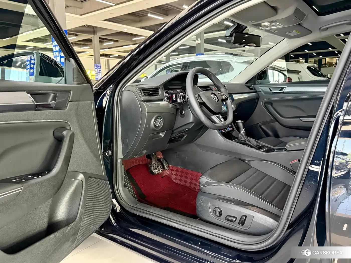 Skoda Superb 2023 Черный из Китая, фото 2