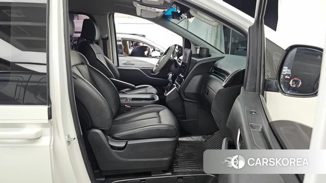Hyundai Staria 2023 Белый из Кореи, фото 2