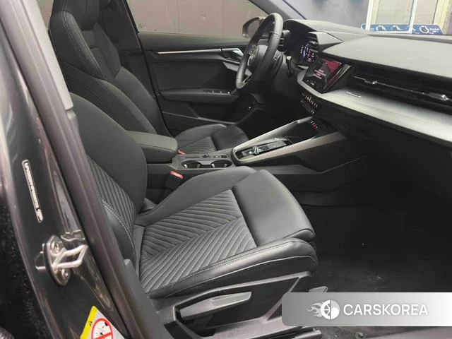 Audi A3 2023 Темно-серый из Китая, фото 2