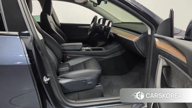 Tesla Model Y 2024 Серый из Кореи, фото 2