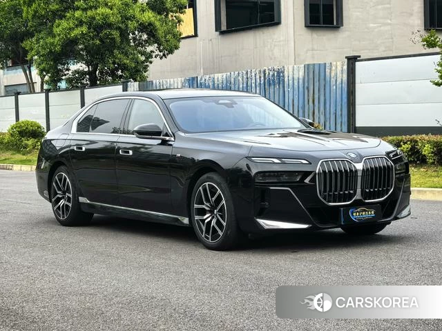 BMW 7 series 2023 Черный из Китая, фото 2