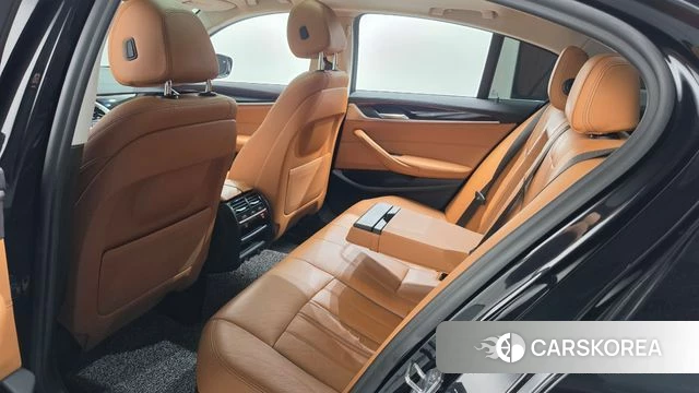 BMW 5 Series (G30) 2019 Черный из Кореи, фото 2