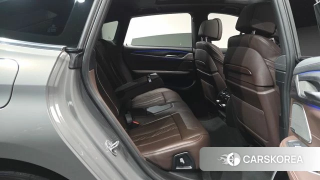 BMW 6 Series GT (G32) 2022 Серебристо-серый из Кореи, фото 2