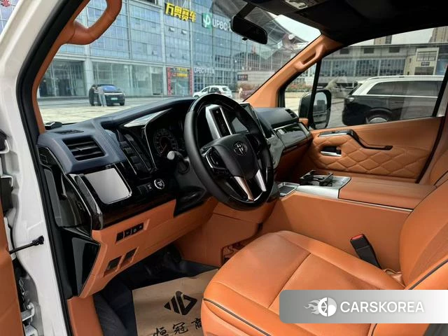 Toyota Hiace 2023 Белый из Китая, фото 2