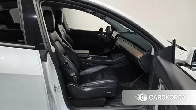 Tesla Model Y 2021 Белый из Кореи, фото 2