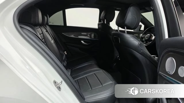 Mercedes-Benz E-Class W213 2019 Белый из Кореи, фото 2