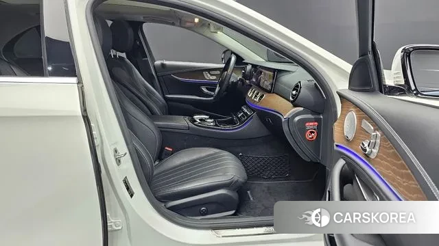 Mercedes-Benz E-Class W213 2019 Белый из Кореи, фото 2