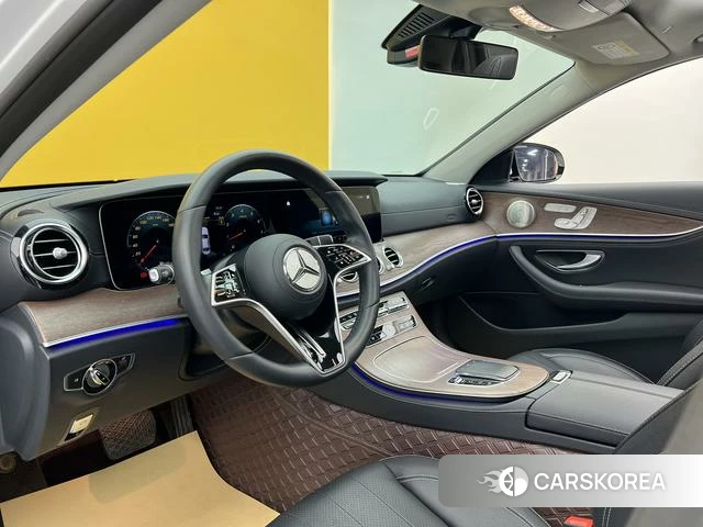 Mercedes-Benz E-class 2023 Белый из Китая, фото 2